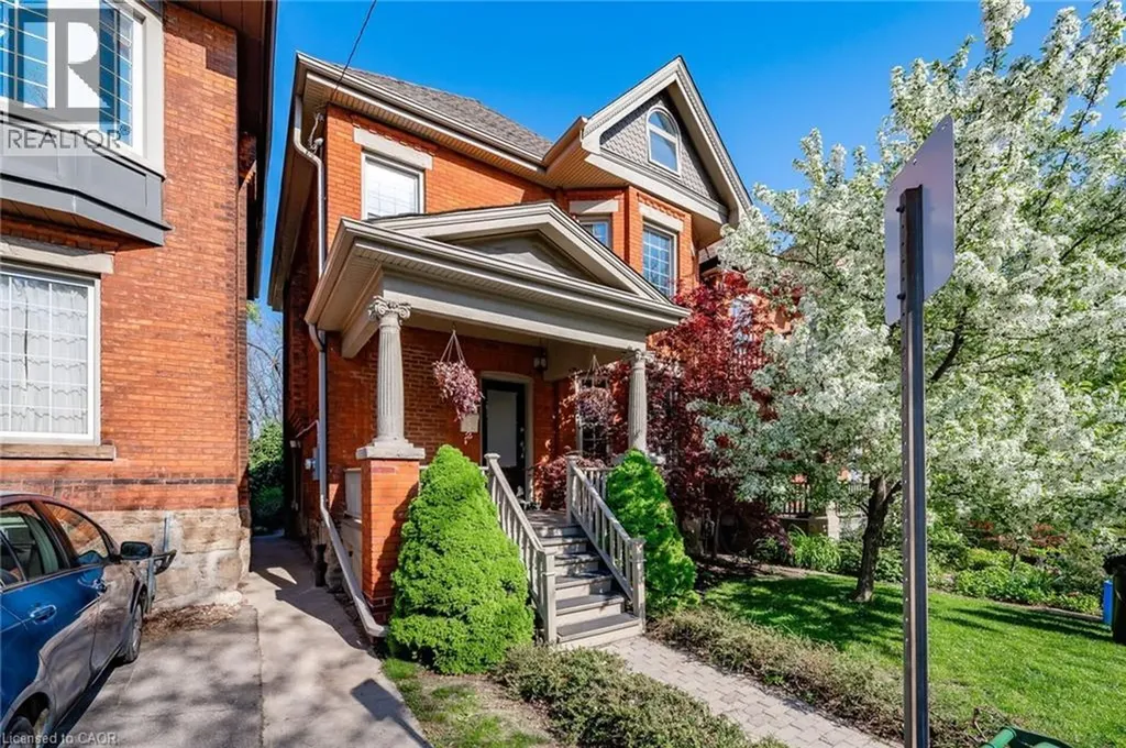 102 Ontario Avenue Hamilton ON L8N 2X2