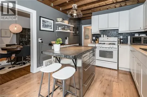 102 Ontario Avenue Hamilton ON L8N 2X2