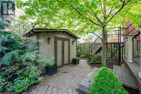 102 Ontario Avenue Hamilton ON L8N 2X2