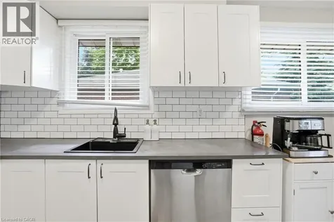 147 Manning Avenue Hamilton ON L9A 3E8