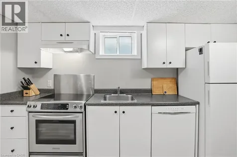 147 Manning Avenue Hamilton ON L9A 3E8