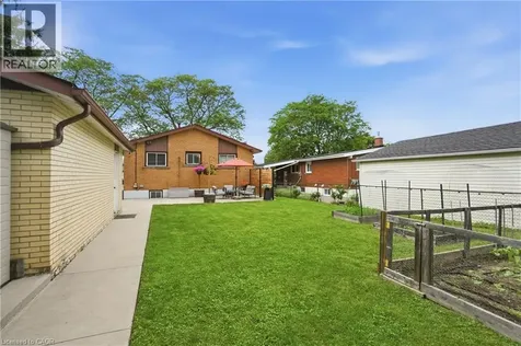 147 Manning Avenue Hamilton ON L9A 3E8