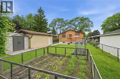 147 Manning Avenue Hamilton ON L9A 3E8