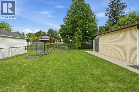 147 Manning Avenue Hamilton ON L9A 3E8
