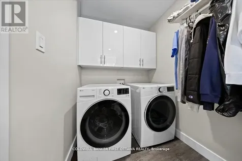25 Pennard Way Ottawa ON K1T 4C1