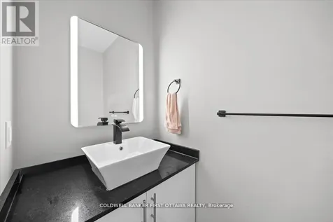 25 Pennard Way Ottawa ON K1T 4C1