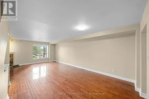91 Thornbury Crescent Ottawa ON K2G 6C4