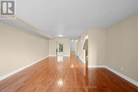 91 Thornbury Crescent Ottawa ON K2G 6C4