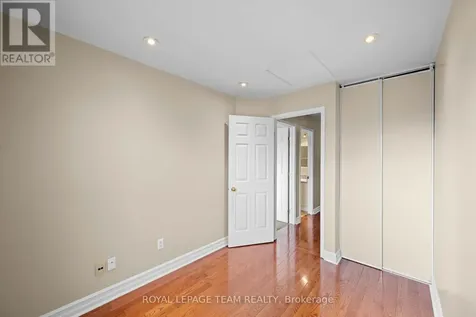 91 Thornbury Crescent Ottawa ON K2G 6C4