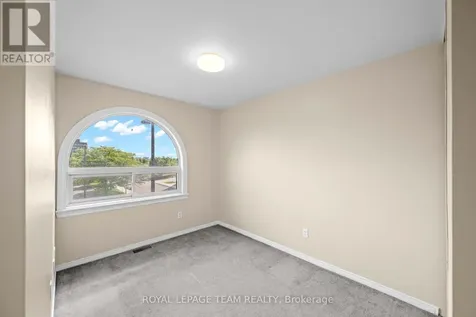 91 Thornbury Crescent Ottawa ON K2G 6C4