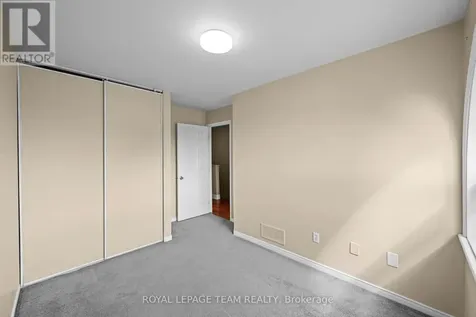 91 Thornbury Crescent Ottawa ON K2G 6C4