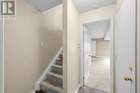 91 Thornbury Crescent Ottawa ON K2G 6C4