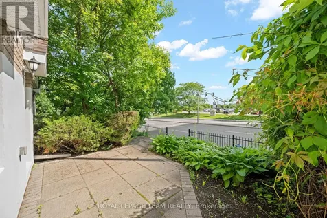 91 Thornbury Crescent Ottawa ON K2G 6C4