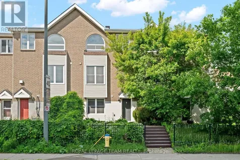 91 Thornbury Crescent Ottawa ON K2G 6C4