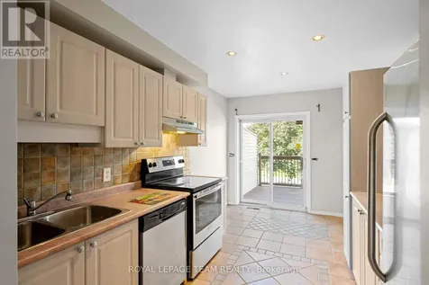 91 Thornbury Crescent Ottawa ON K2G 6C4