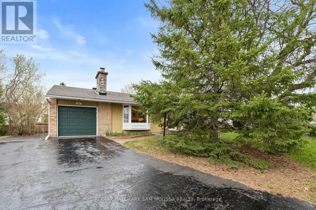 11 Springdale Crescent Ottawa ON K2H 5T7