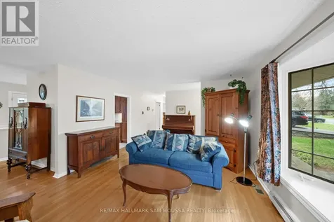 11 Springdale Crescent Ottawa ON K2H 5T7