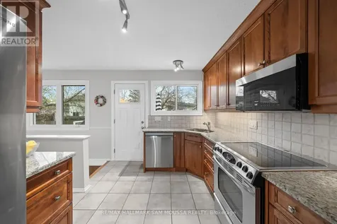 11 Springdale Crescent Ottawa ON K2H 5T7