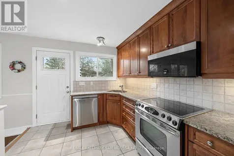 11 Springdale Crescent Ottawa ON K2H 5T7