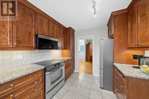 11 Springdale Crescent Ottawa ON K2H 5T7