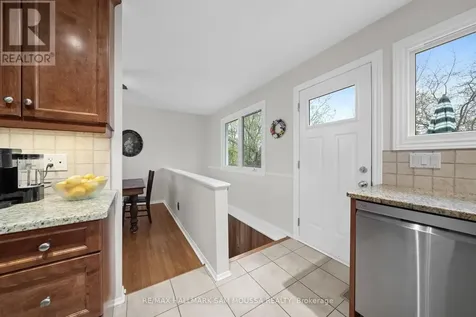 11 Springdale Crescent Ottawa ON K2H 5T7
