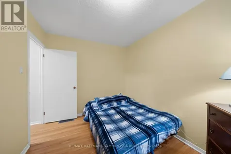 11 Springdale Crescent Ottawa ON K2H 5T7