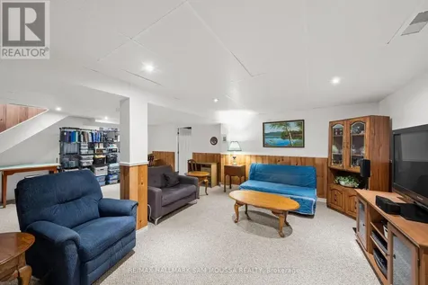 11 Springdale Crescent Ottawa ON K2H 5T7