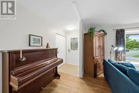 11 Springdale Crescent Ottawa ON K2H 5T7