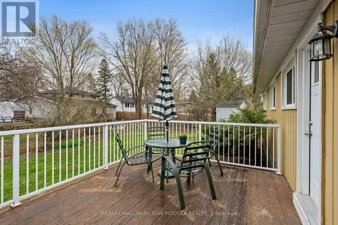 11 Springdale Crescent Ottawa ON K2H 5T7