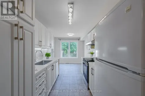 16 Redding Way Ottawa ON K2G 6C2