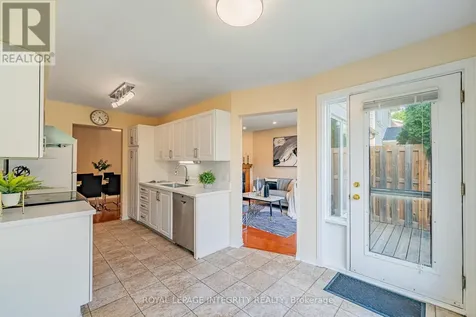 16 Redding Way Ottawa ON K2G 6C2