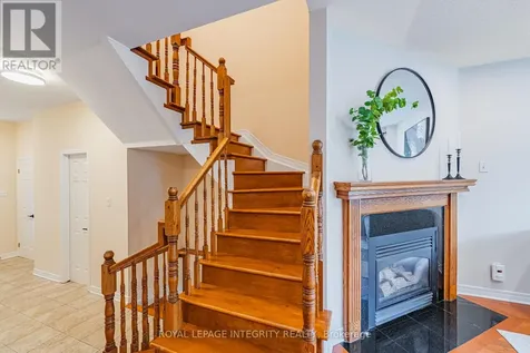 16 Redding Way Ottawa ON K2G 6C2