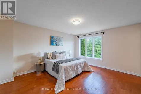 16 Redding Way Ottawa ON K2G 6C2