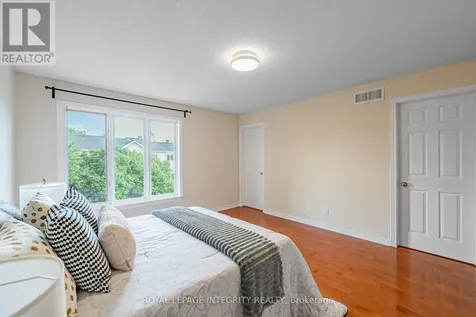 16 Redding Way Ottawa ON K2G 6C2
