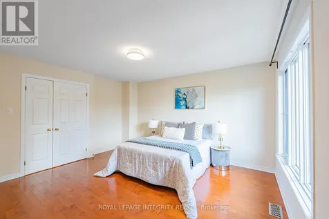 16 Redding Way Ottawa ON K2G 6C2