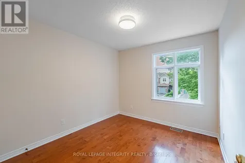 16 Redding Way Ottawa ON K2G 6C2