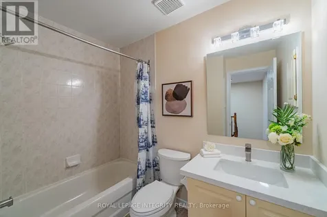 16 Redding Way Ottawa ON K2G 6C2