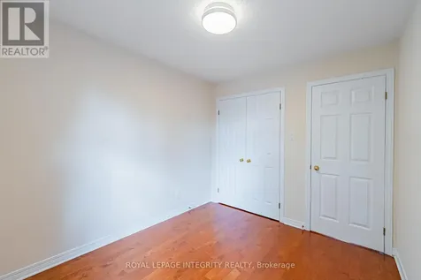16 Redding Way Ottawa ON K2G 6C2