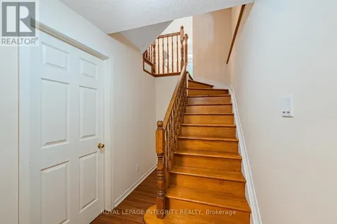 16 Redding Way Ottawa ON K2G 6C2