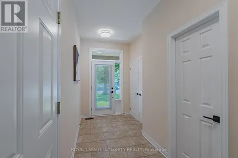 16 Redding Way Ottawa ON K2G 6C2