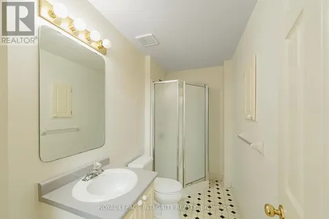 16 Redding Way Ottawa ON K2G 6C2