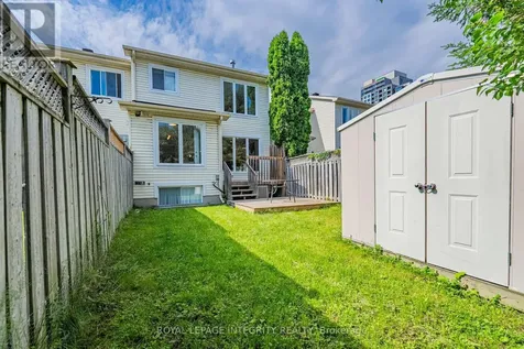 16 Redding Way Ottawa ON K2G 6C2