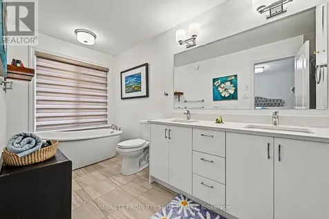 793 Antonio Farley Street Ottawa ON K4A 5K1