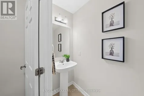 59 Ursid Mews Ottawa ON K2J 6T3