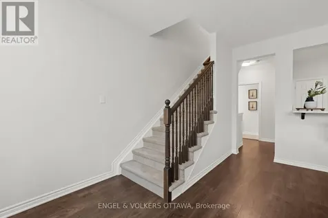 59 Ursid Mews Ottawa ON K2J 6T3