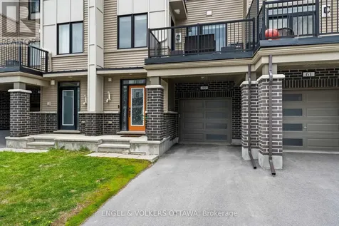 59 Ursid Mews Ottawa ON K2J 6T3