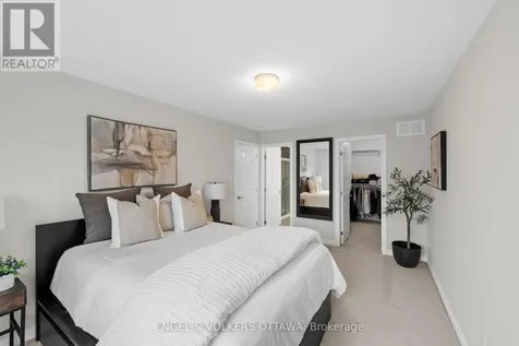 59 Ursid Mews Ottawa ON K2J 6T3