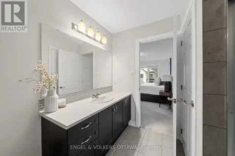 59 Ursid Mews Ottawa ON K2J 6T3