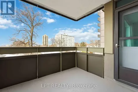 555 Brittany Drive Ottawa ON K1K 4C5