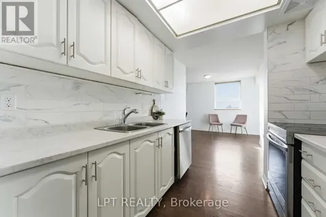555 Brittany Drive Ottawa ON K1K 4C5